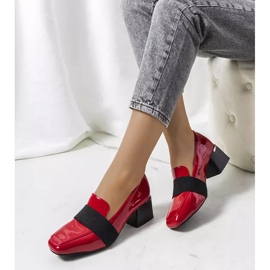 Červené lakované boty na postu Tammy 2