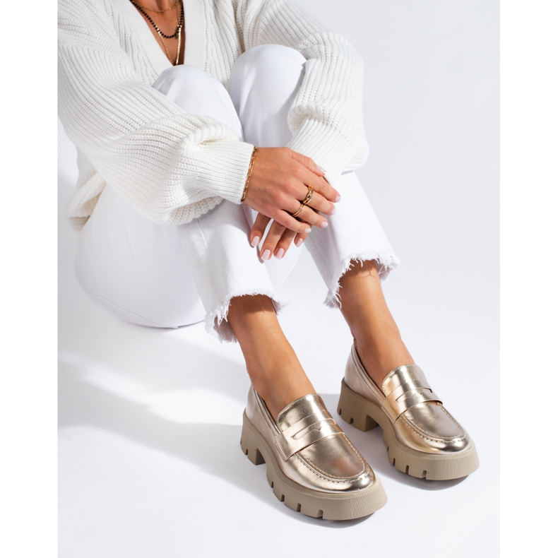 Zlaté dámské mokasíny na silné podrážce od Shelovet zlatý 1