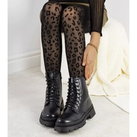 BM Černé dámské trapery od Vistaly černá 1