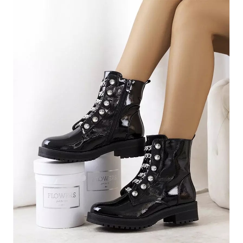 Černé lakované kozačky Ibarra černá 2