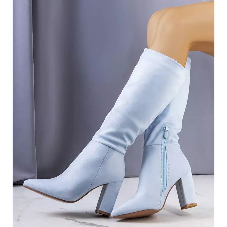 BM Modré, zateplené boty na sloupku Narcis modrý 2