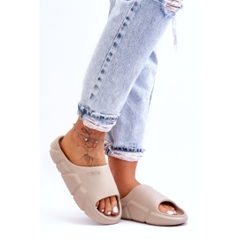 Dámské lehké pěnové pantofle Big Star LL274593 Béžové béžový 3