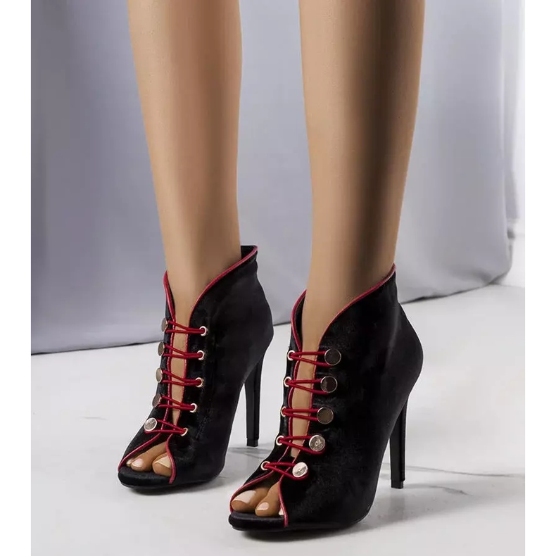 BM Černé lodičky se svrškem od Nilsi černá 1