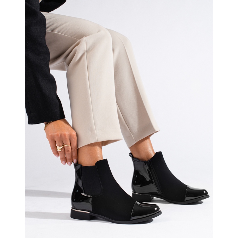 Dámské černé ploché kozačky Shelovet černá 1