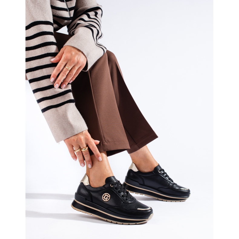 Černé kožené tenisky na platformě od Shelovet černá 1