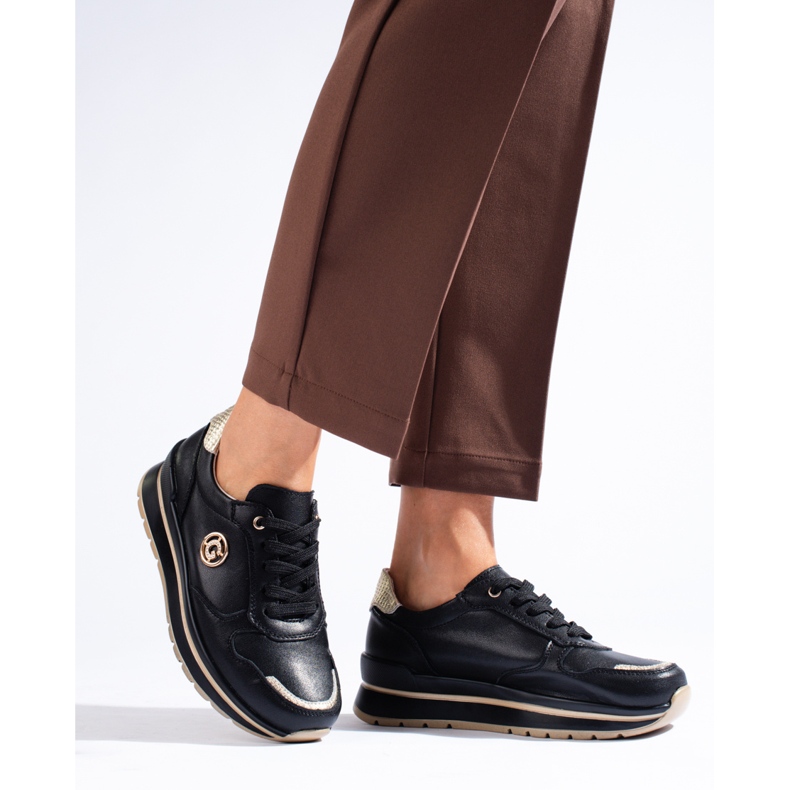 Černé kožené tenisky na platformě od Shelovet černá 2