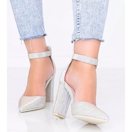 Lesklé béžové lodičky na Milaině postu béžový 2