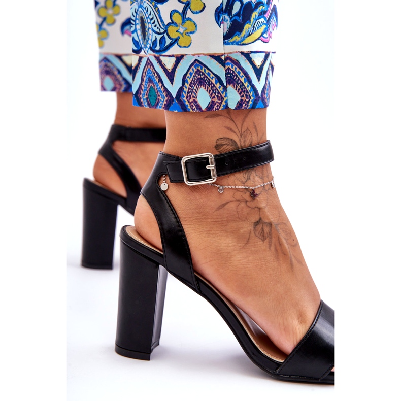 Klasické dámské sandály na podpatku černé černá 1