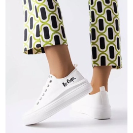Bílé tenisky Lee Cooper LCW-23-44-1623L bílý 2