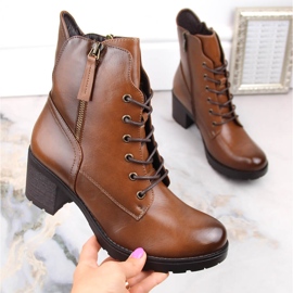 Dámské kozačky na sloupku a platformě camel Potocki SZ12181 hnědý 1