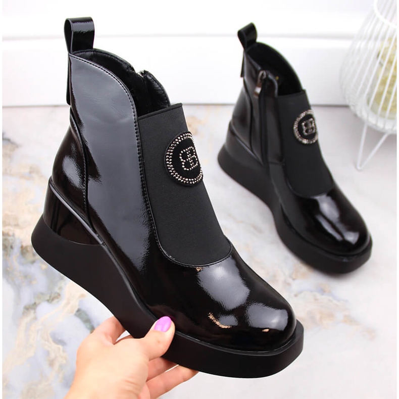 Dámské lakované kozačky na klínku D&amp;A S.Barski Premium Collection MR870-22 černý 1
