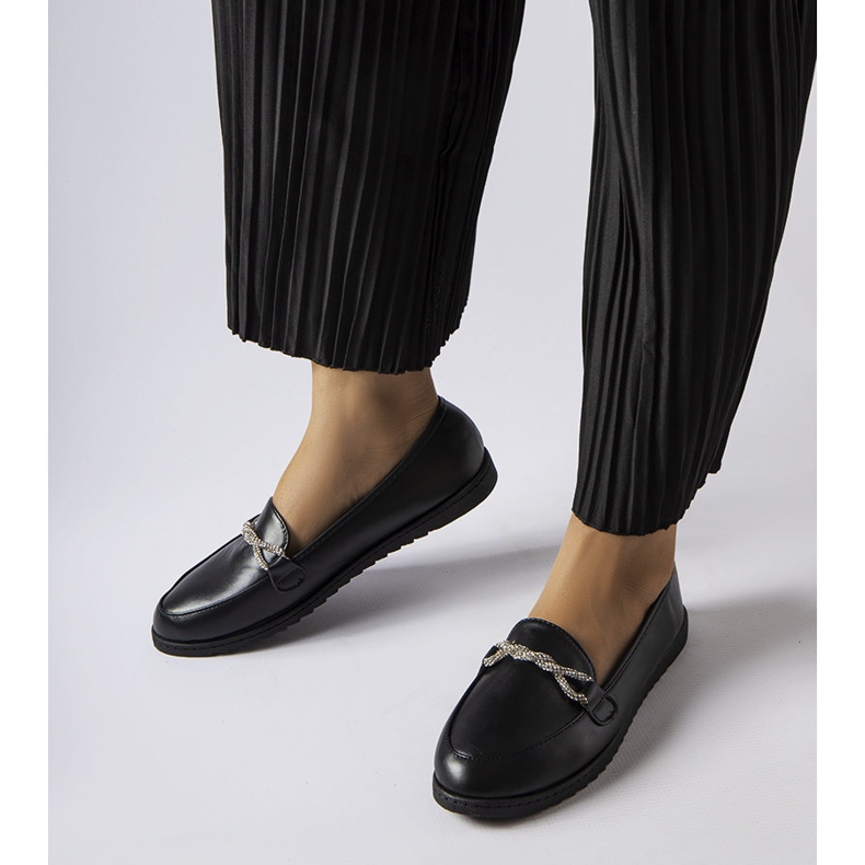 Černé mokasíny s kamínky od Paoly černá 1