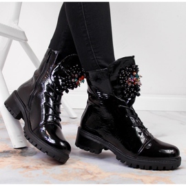 Dámské kozačky s korálky, zateplené, lakované černé Jezzi RMR2071-15 černá 1