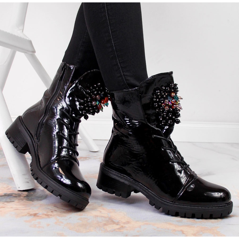 Dámské kozačky s korálky, zateplené, lakované černé Jezzi RMR2071-15 černá 1