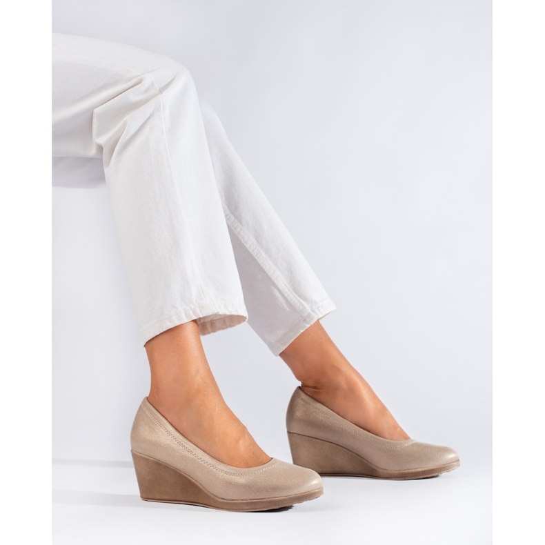 Dámské lodičky Shelovet na klínovém podpatku se třpytkami zlatý 1