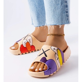 Tmavě béžové žabky s potisky Lindale béžový 1