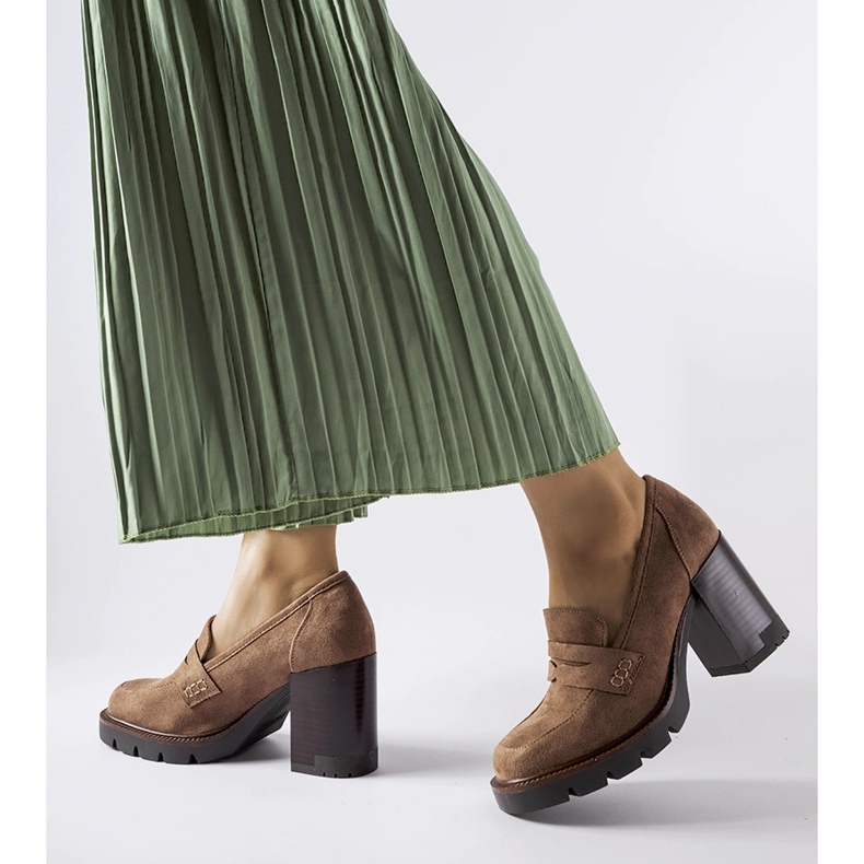 Hnědé lodičky s koženou stélkou značky Vinceza hnědý 1