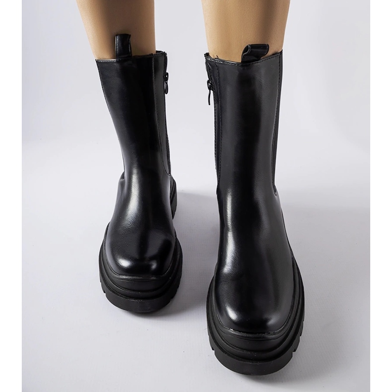 Černé masivní kotníkové boty Delebio černá 1