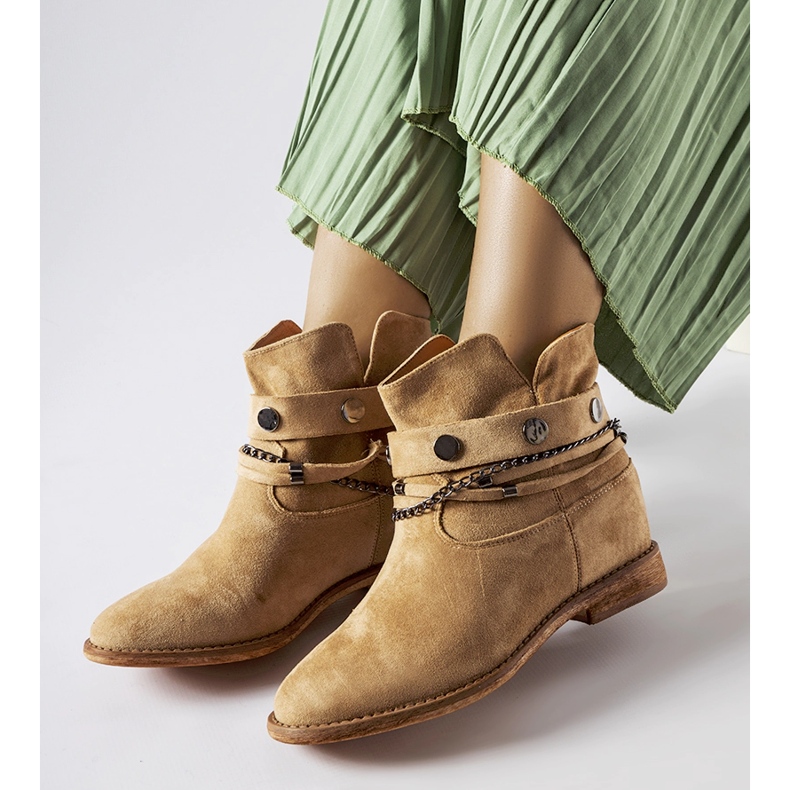 Béžové zateplené kozačky na klínku značky Rinehart béžový 1 Béžové zateplené kozačky na klínku značky Rinehart béžový 1