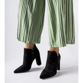 Černé semišové kotníkové boty Cammoro černá 1