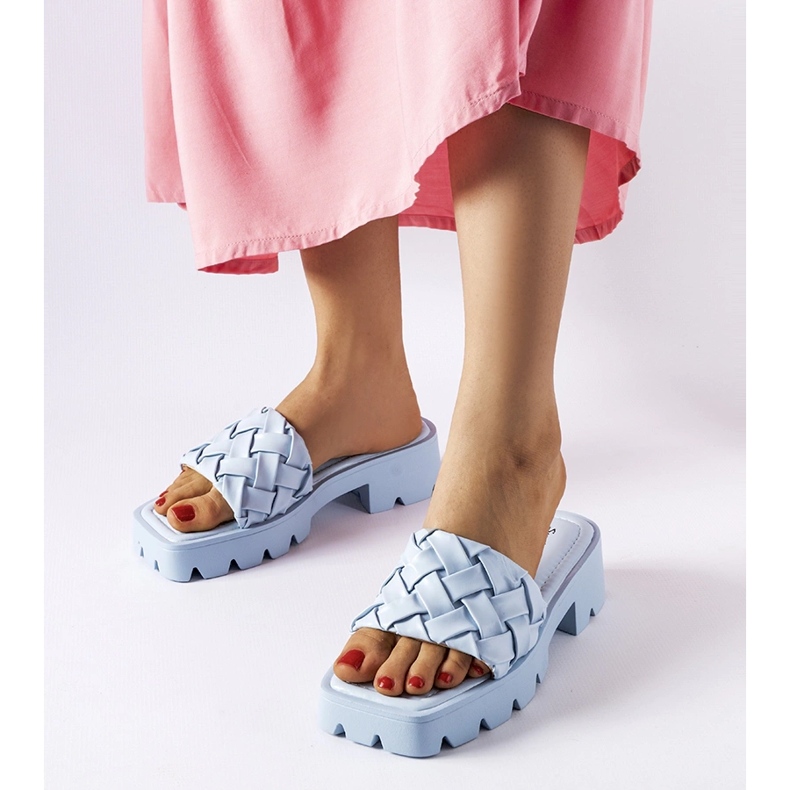 Modré žabky s traktorovou podrážkou Lora modrý 1