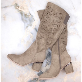 Béžové semišové dámské prolamované boty Vinceza 16443 béžový 1