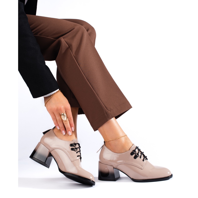 Patentované šněrovací béžové boty na vysokém podpatku značky Shelovet béžový 2