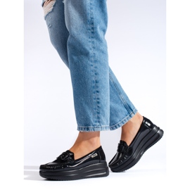 Dámské černé lakované mokasíny s přezkou Shelovet černá 2