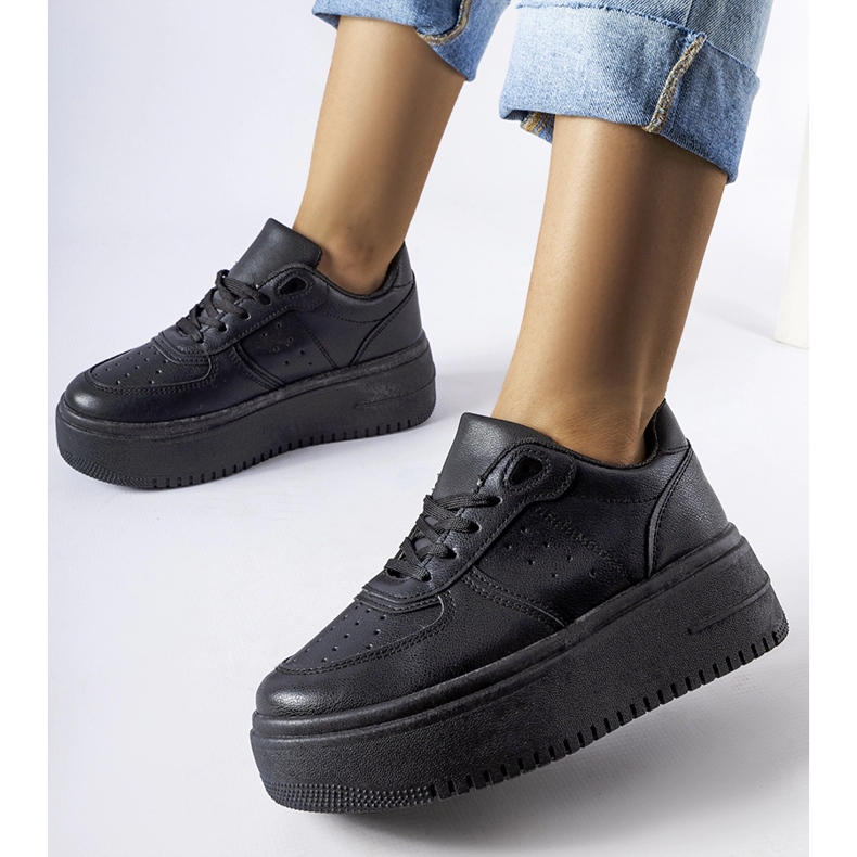 Černé tenisky na platformě Kassab černá 1