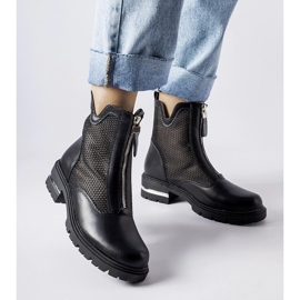 Černé prolamované kotníkové boty Cavour černý 1