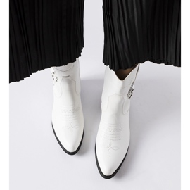 Bílé kovbojské boty Henriette na vysokém podpatku bílý 1