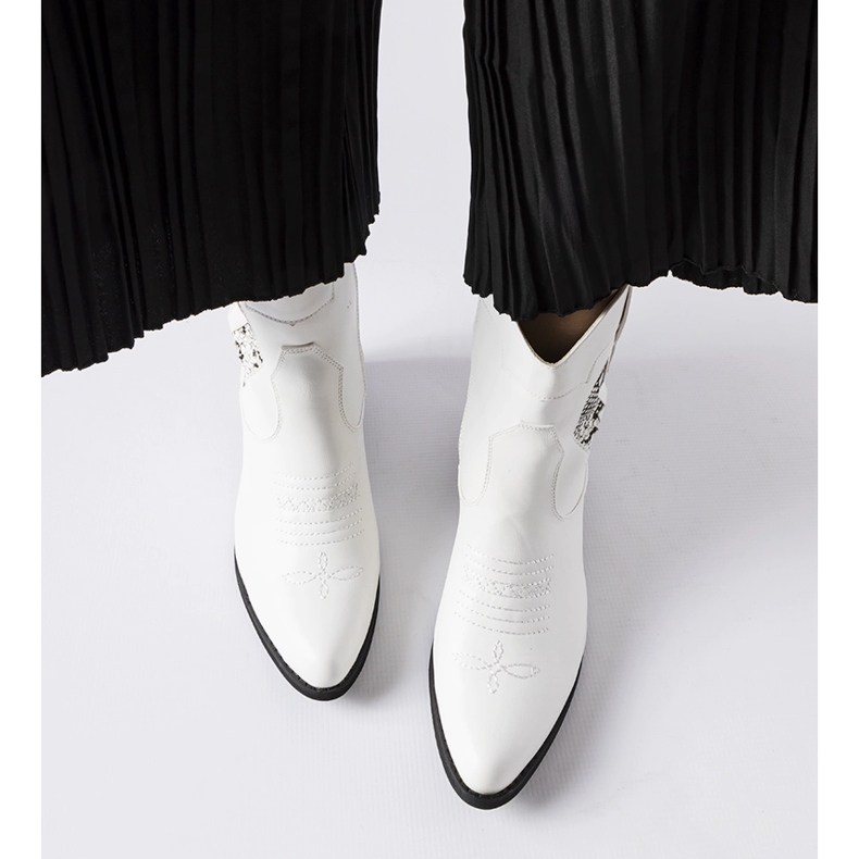 Bílé kovbojské boty Henriette na vysokém podpatku bílý 1