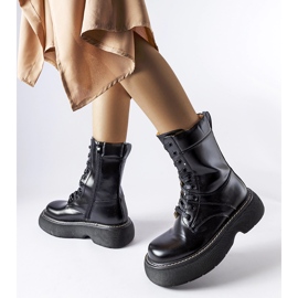 Černé zateplené dělnické boty na platformě Davi černý 1