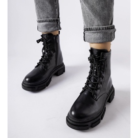 Černá klasika Berto dělníci černý 1