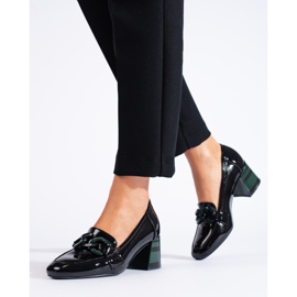 Elegantní černé lakované dámské boty Shelovet černý 1