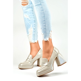 Dámské lakované boty na vysokém podpatku béžový 1