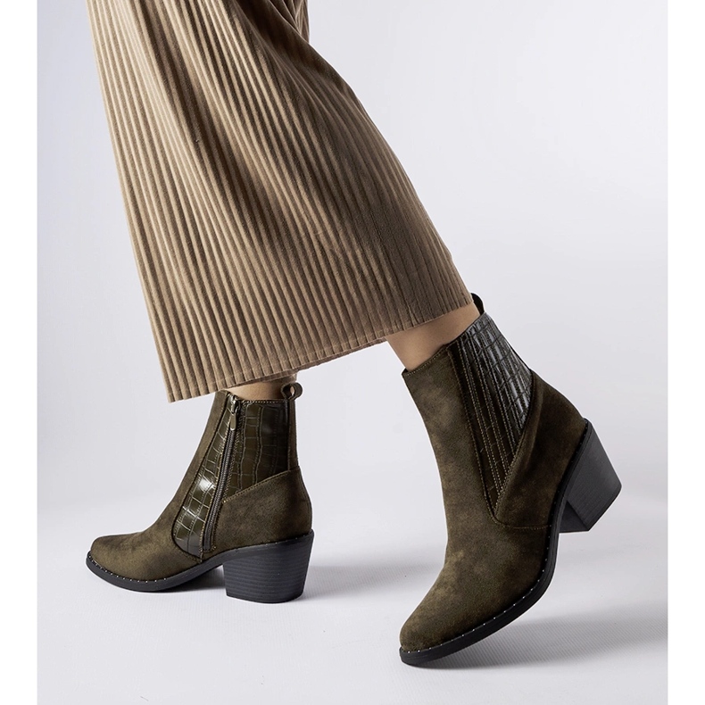 Zelené kotníkové boty z ekologického semiše na nízkém podpatku Sovere zelená 1