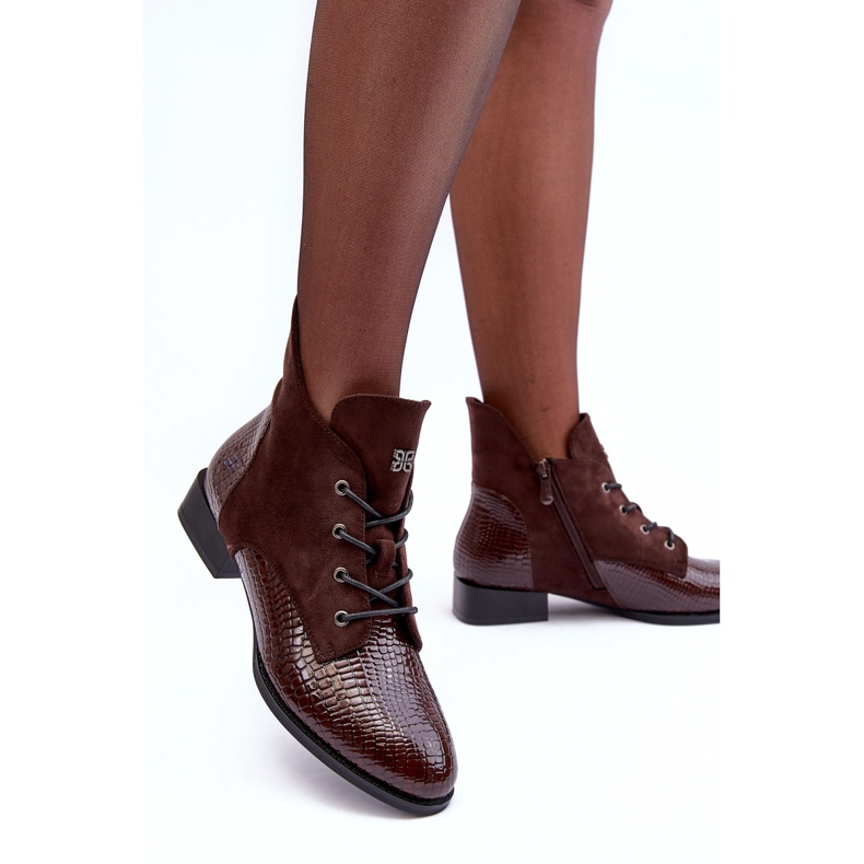 Vinceza Hnědé kožené kotníkové boty se zvířecím vzorem na plochých podpatcích Tianeta hnědý 1 Vinceza Hnědé kožené kotníkové boty se zvířecím vzorem na plochých podpatcích Tianeta hnědý 1