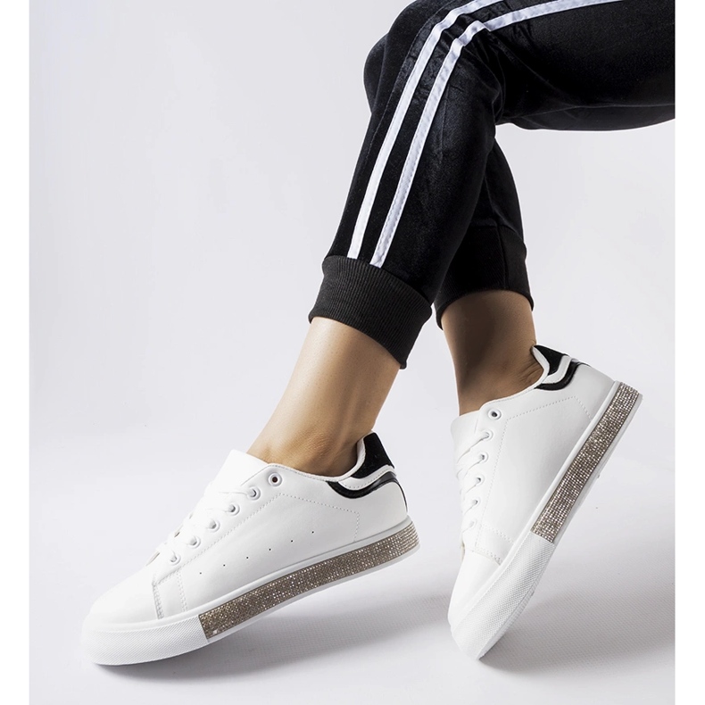 Bílé a černé tenisky s kamínky Dina bílý 2