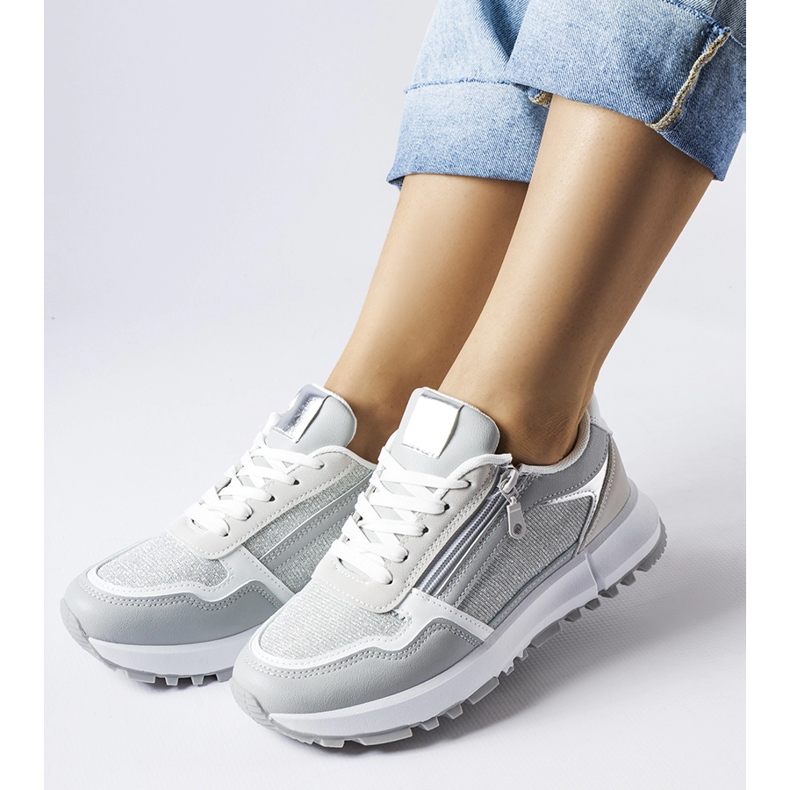 Šedé a stříbrné dámské tenisky značky Camuzzoni šedá 1