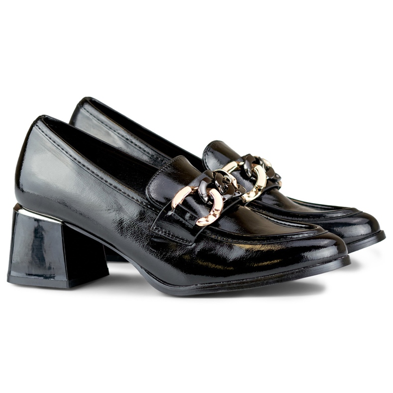 Dámské černé lakované boty na nízkém podpatku černá 1