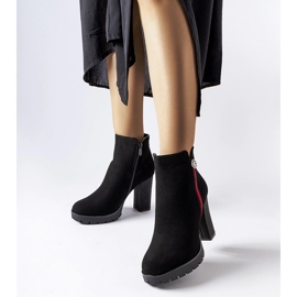 Černé saténové kotníkové boty značky Rogeno černá 1