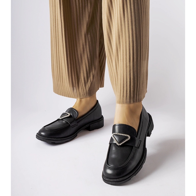 Černé mokasíny zdobené kamínky Marsilius černá 1