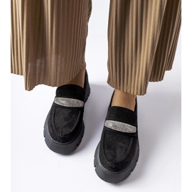 Černé mokasíny s masivní podrážkou Macario černá 2