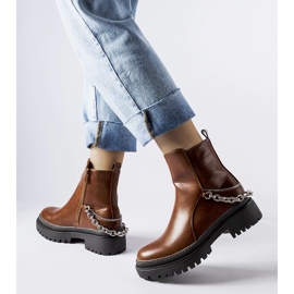 Hnědé kotníkové boty s řetízkem Muqaddim hnědý 1