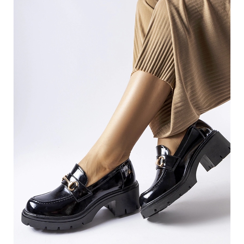 Černé lakované boty Fabrizio na vysokém podpatku černá 2