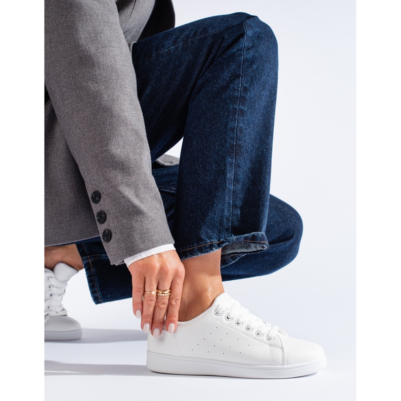 Bílé dámské sportovní boty Shelovet bílý 1