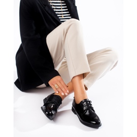 Patentované černé šněrovací oxfordky Shelovet černá 1