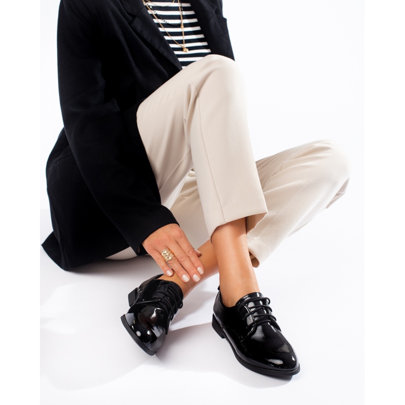 Patentované černé šněrovací oxfordky Shelovet černá 1