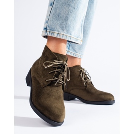 Zelené semišové šněrovací kotníkové boty Shelovet zelená 1